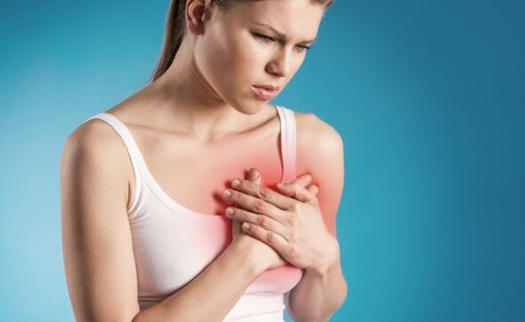 Una sensazione di dolore doloroso nella zona del cuore è uno dei segni dell'osteocondrosi toracica