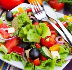 insalata di verdure per l'artrosi della spalla